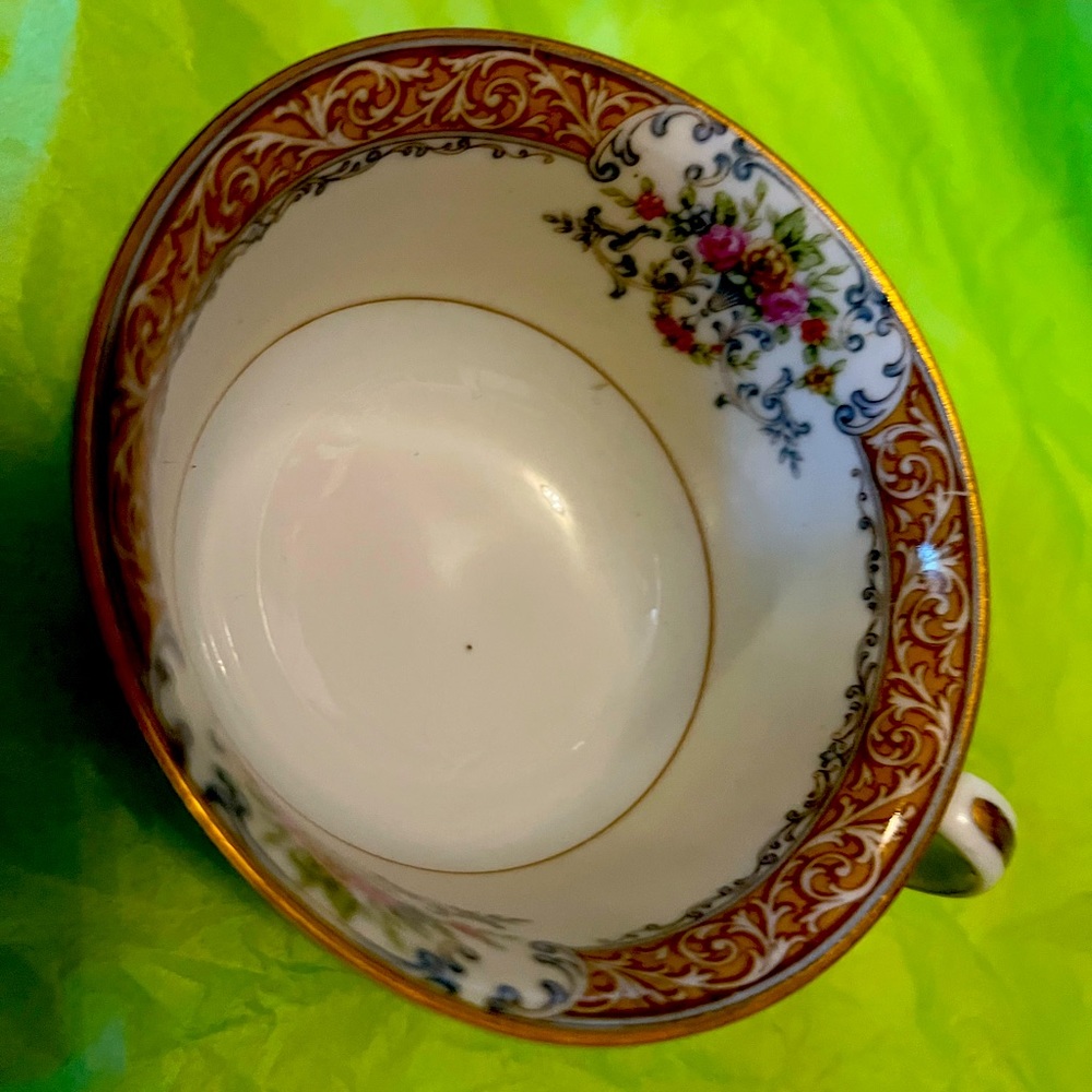 👑 2 for $15 sale!!  Random lightweight teacup, no make listed